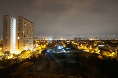 Gece şehir manzarası