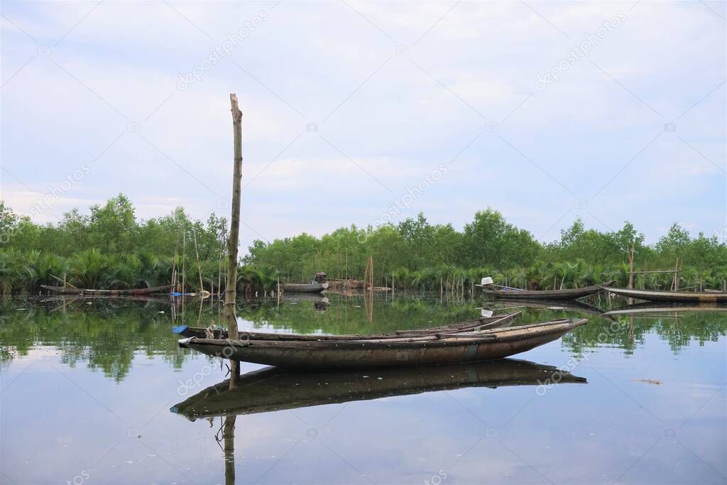 Fishing boat in Tam Giang lagoon