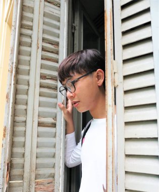 Portrait of the man at the art museum