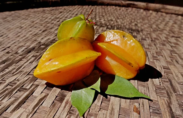 Carambola Também Conhecida Como Fruto Estrela Dedos Fruto Averrhoa Carambola — Fotografia de Stock