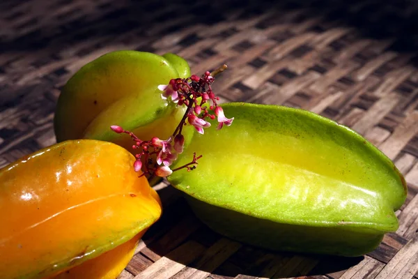 Carambola Também Conhecida Como Fruto Estrela Dedos Fruto Averrhoa Carambola — Fotografia de Stock