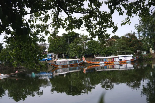 Dragon Boat Docked River — Stock Photo, Image