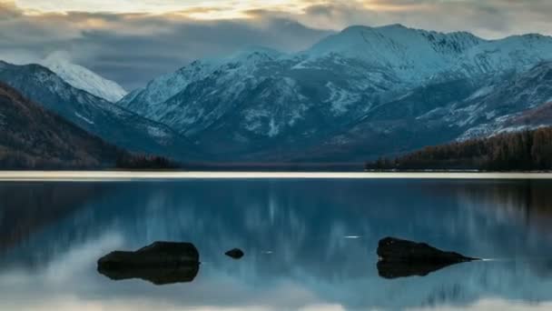 Montaña lago paisaje. Caducidad . — Vídeo de stock