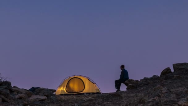 観光テントの上の月の出。コマ撮り. — ストック動画