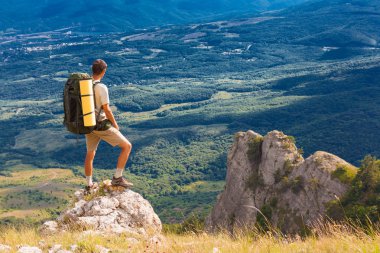 Rock ve büyük valley adlı arayan backpacker standları