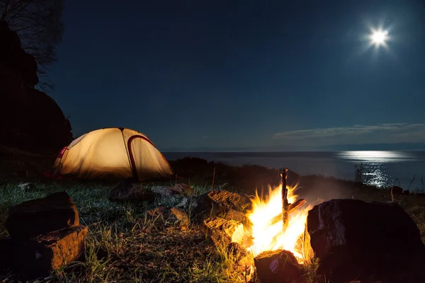 Toeristen in een kamp — Stockfoto