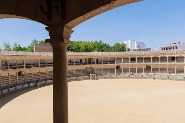 Binanın ve arenanın manzarası