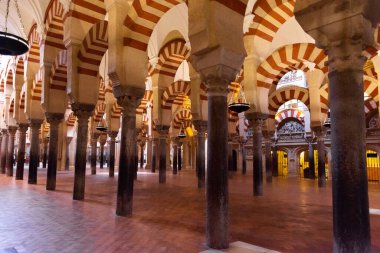 Etkileyici tarihi yapının güzel iç mekanı