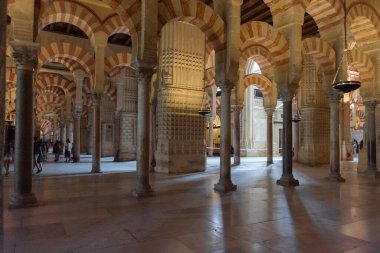 Etkileyici tarihi yapının güzel iç mekanı