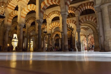 Etkileyici tarihi yapının güzel iç mekanı