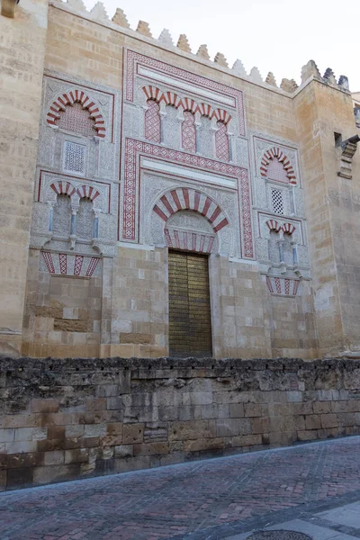 Zamanın Dış Kapısı Katedral Duvarlarında — Stok fotoğraf