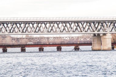 Nehir Demiryolu Köprüsü