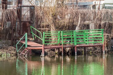 Kulübemde eski bahar