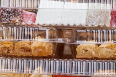 bir kutu içinde tatlılar