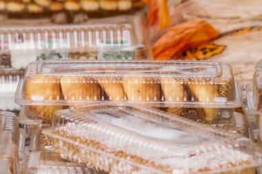 bir kutu içinde tatlılar