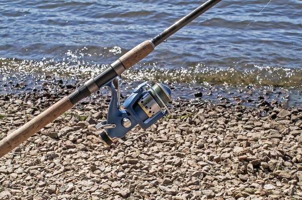 De spoel op een draaiende rod voor de visserij — Stockfoto