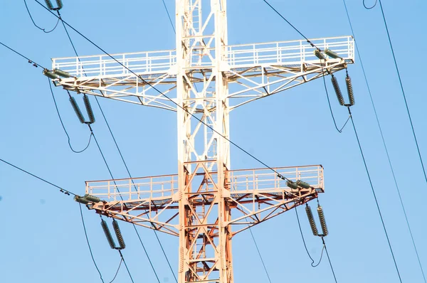 Líneas eléctricas de rodamientos —  Fotos de Stock