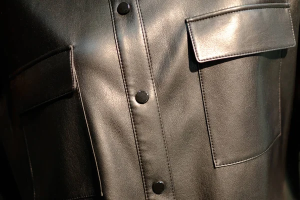 Arkaplan Siyah Deri Desenli Düğmeleri Cebi Renkli Deri Ceketin Parçası — Stok fotoğraf