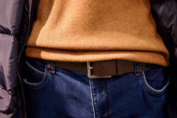 Details Der Männer Casual Outfits Hintergrund Gürtel Pullover Blue Jeans — Stockfoto