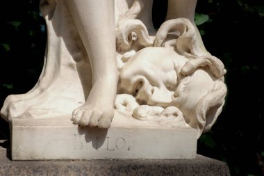 Medusa Gorgon 'un başı ve Tanrıça Bellona' nın bacağı, Yaz Bahçesi, Saint-Petersburg, Rusya