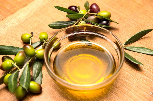 Extra Virgin Olive Oil Clear Bowl Wooden Background Bowl Olives — Stock Photo, Image