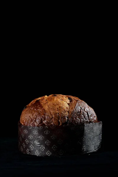 Panettone Artisanal Typique Région Milano Sur Fond Noir Lumière Coupe — Photo