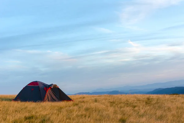 Tent Blue Gloomy Sky Bright Rich Colors Fall Camping Outdoor — Stock Photo, Image