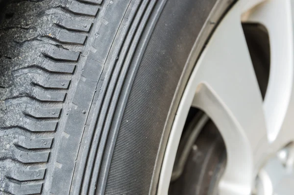 Tekerlekli bir araba parçası kullanılan 