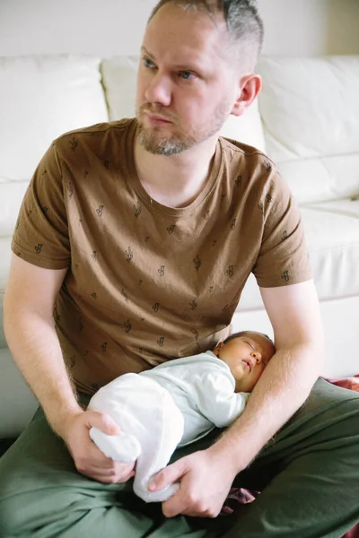 Sweet baby new-born sleeping on father hands — Stock Photo, Image