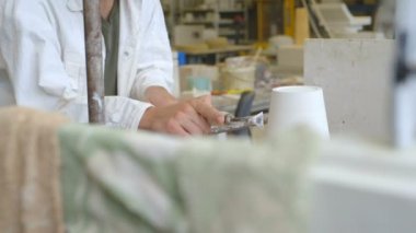 adam Çömlekçilik direksiyonda seramik yapma