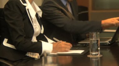 Konferans odasında çalışma iş adamları