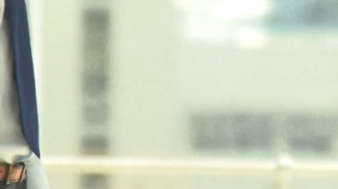 İş adamları el sıkışıyor