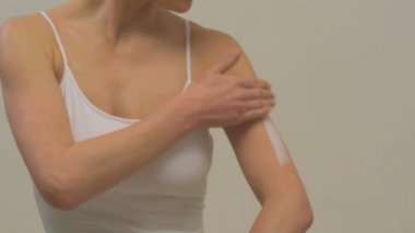 Kadın nemlendirici vücut