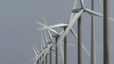 elektrik üreten Rüzgar türbinleri