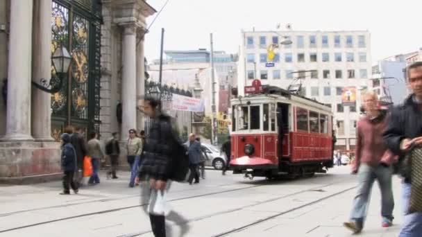 在土耳其伊斯坦布尔的电车 — 图库视频影像