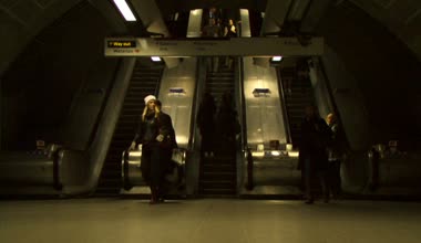 Commuters Canary Wharf istasyonu