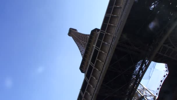 Paris 'teki Eyfel Kulesi — Stok video