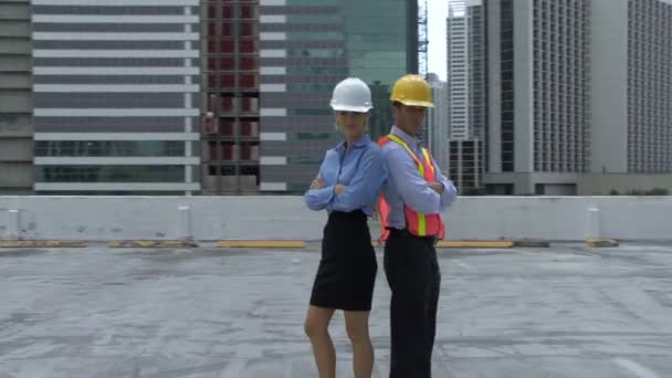 工事現場で女性 — ストック動画