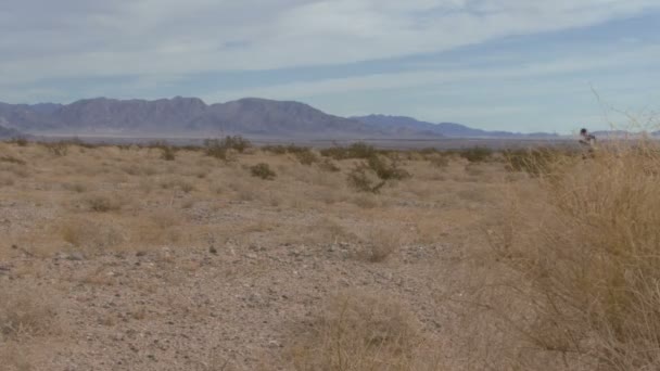 Courir dans le désert — Video