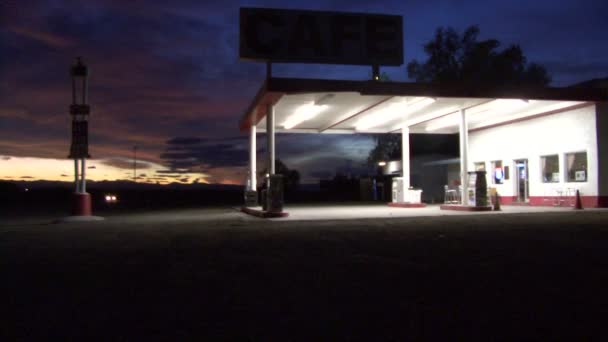 Abandoned petrol station — Stock Video