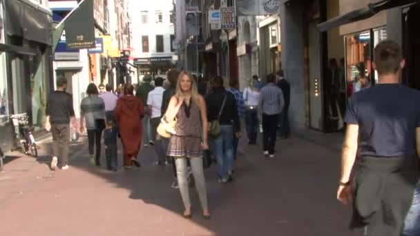 Female standing in street — Stock Video