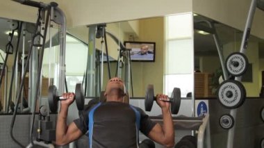 Erkek başka ağırlık kaldırma egzersizleri...