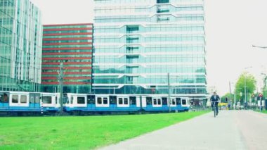 Ofise Bisiklete binme işadamı