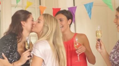 Kız arkadaşım tebrik