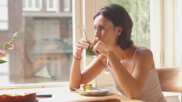 Female drinking tea — Stock Video