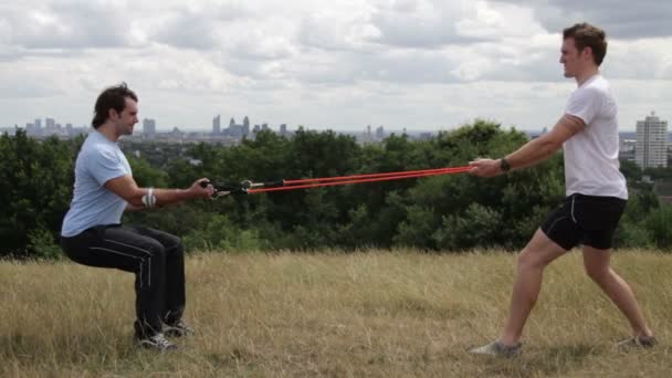 Ejercicio en el parque — Vídeo de stock