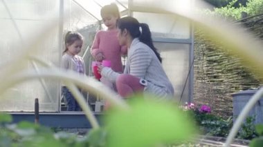 Anne ile kızı içme suyu