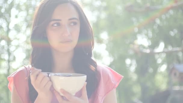 Woman having breakfast — Stock Video