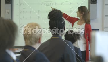 Müzik öğretmen çocuklara öğretmek
