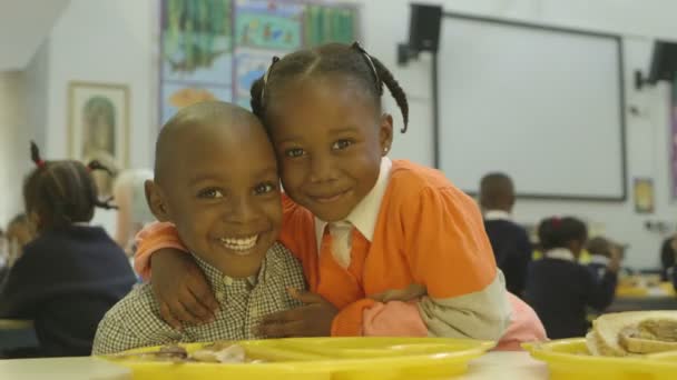 Schoolboy and schoolgirl — Stock Video